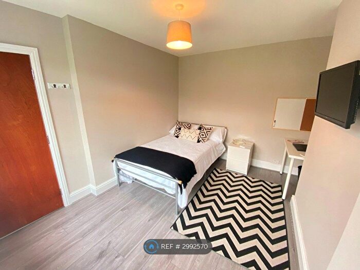 4 Bedroom Semi-detached House To Rent In Thompson Avenue, Ormskirk, L39