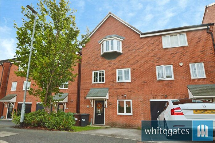 4 Bedroom Semi-Detached House For Sale In Waggon Road, Leeds, West Yorkshire, LS10