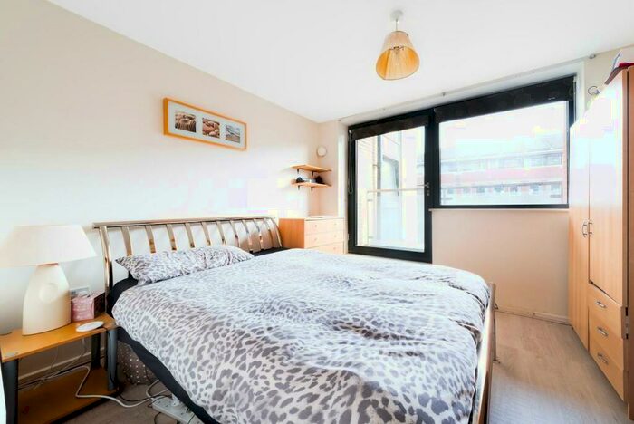 1 Bedroom Flat For Sale In Bath Road, Slough, SL1