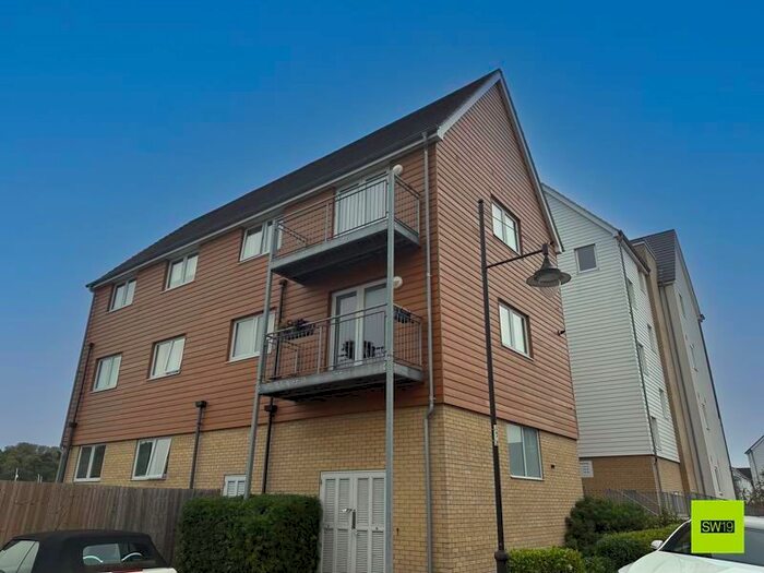 2 Bedroom Flat To Rent In The Causeway, St. Marys Island, Chatham, ME4