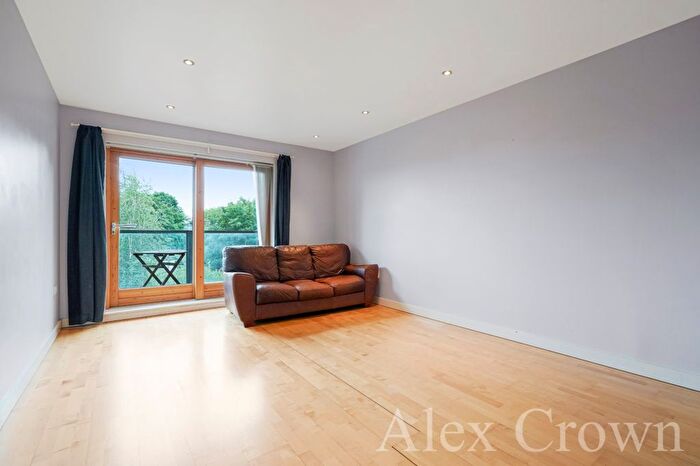 1 Bedroom Flat To Rent In Clarendon Road, Turnpike Lane, N8