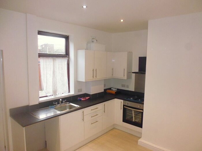 2 Bedroom End Of Terrace House To Rent In Jarvis Street, Rochdale, OL12