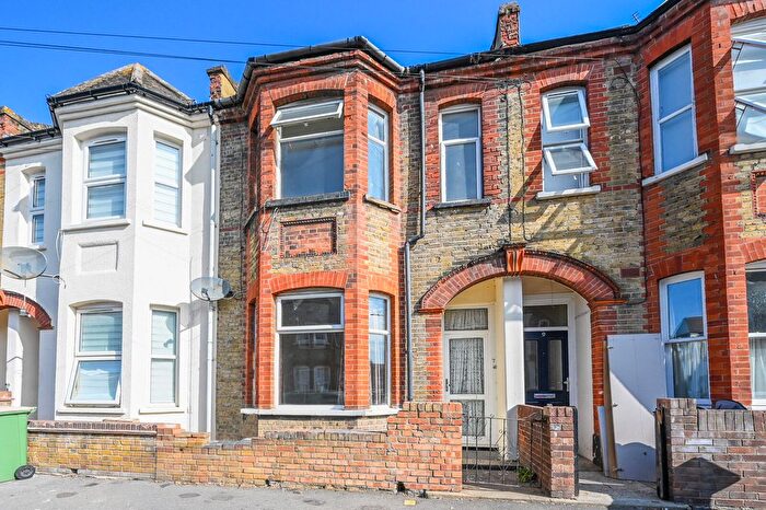 3 Bedroom Terraced House For Sale In Bingley Road, Royal Docks, London, E16