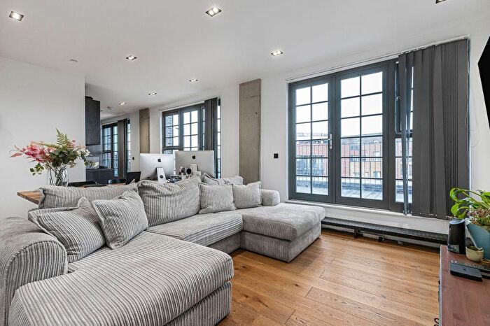 2 Bedroom Flat To Rent In Heaton Road, London, SE15