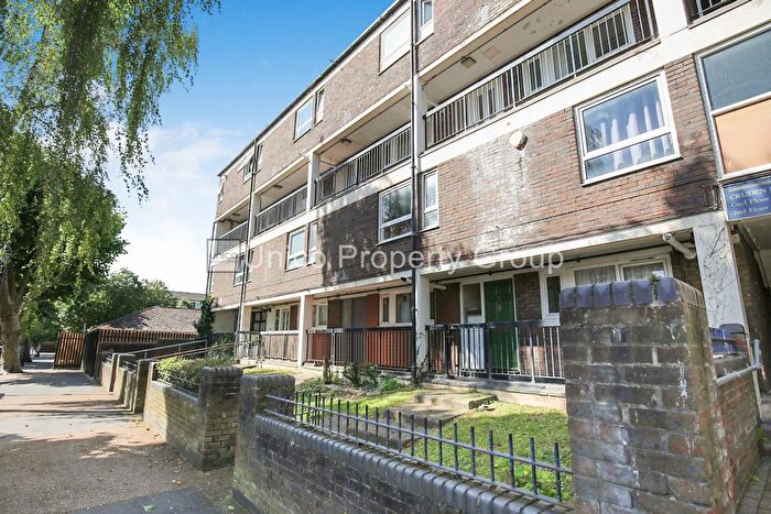 3 Bedroom Flat To Rent In Cruden House, Vernon Road, London, E3