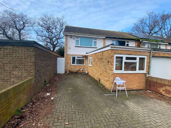 4 Bedroom Terraced House To Rent In Pine Tree Close, Hounslow, TW5