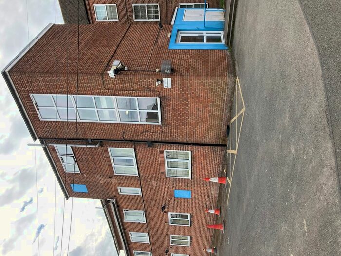 Studio To Rent In Bridge Road, Birmingham, B8