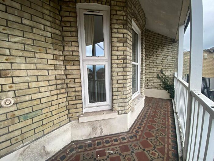 1 Bedroom Flat To Rent In Carew Road, Eastbourne, East Sussex, BN21
