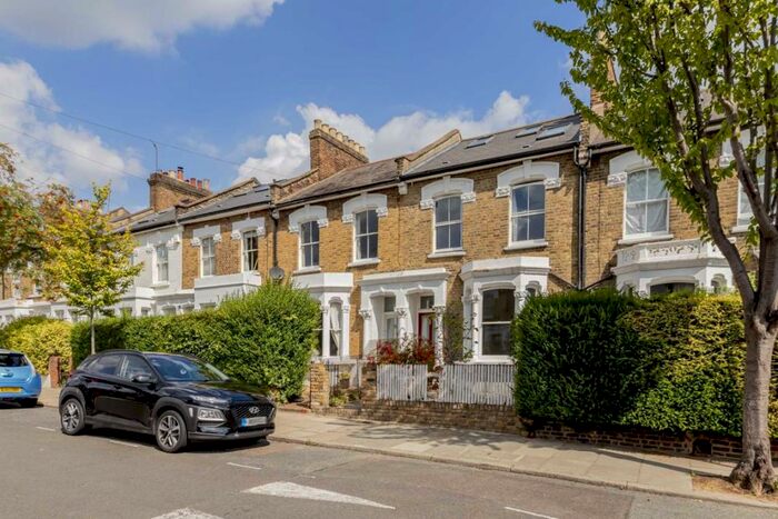 3 Bedroom Terraced House To Rent In Beversbrook Road, Beversbrook Road, N19