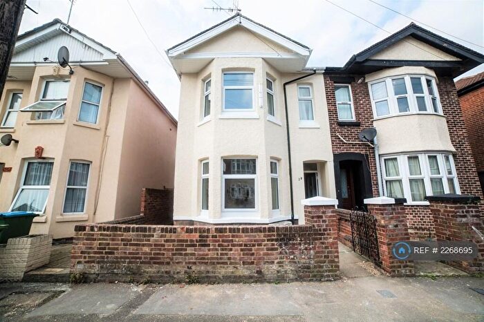 7 Bedroom Semi-Detached House To Rent In Coventry Road, Southampton, SO15