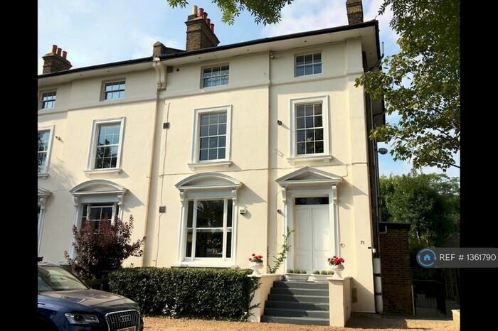 2 Bedroom Flat To Rent In Shooters Hill Road, London, SE3