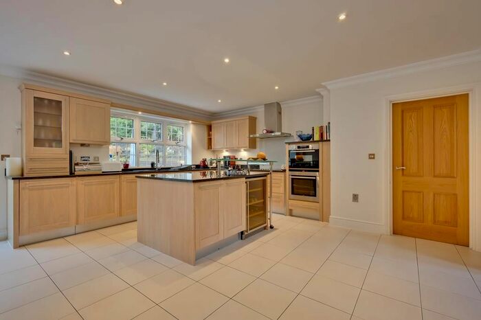 4 Bedroom Detached House To Rent In Westwood Road, Windlesham, GU20