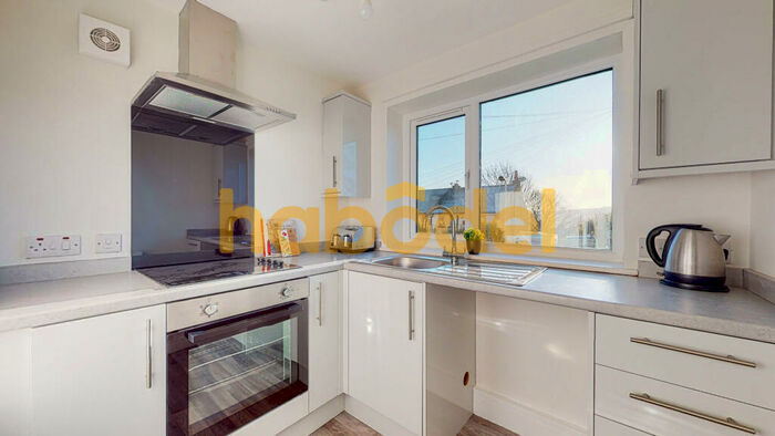 1 Bedroom Flat To Rent In Braithwaite, Keighley, BD22