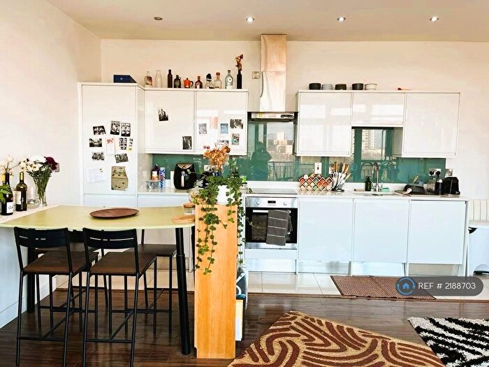 2 Bedroom Flat To Rent In Copperfield Road, London, E3