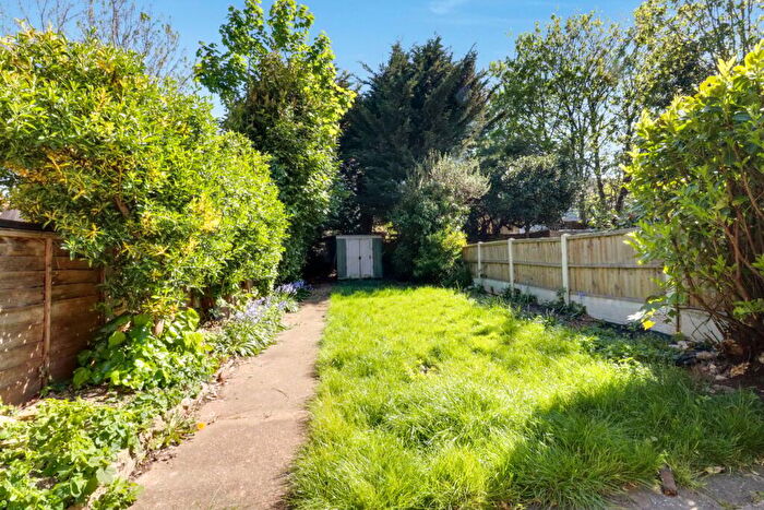 3 Bedroom End Of Terrace House For Sale In Central Avenue, Southend-on-Sea, SS2