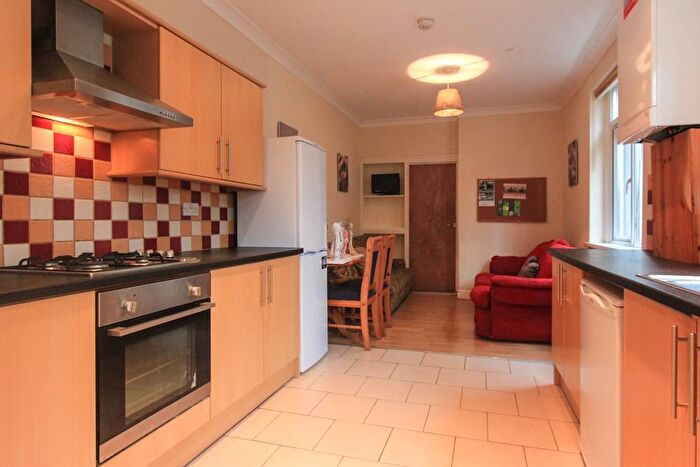 5 Bedroom Private Halls To Rent In Gelligaer Street, Cathays, CF24