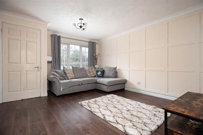 3 Bedroom Semi-Detached House For Sale In Oak End Drive, Iver Heath, SL0