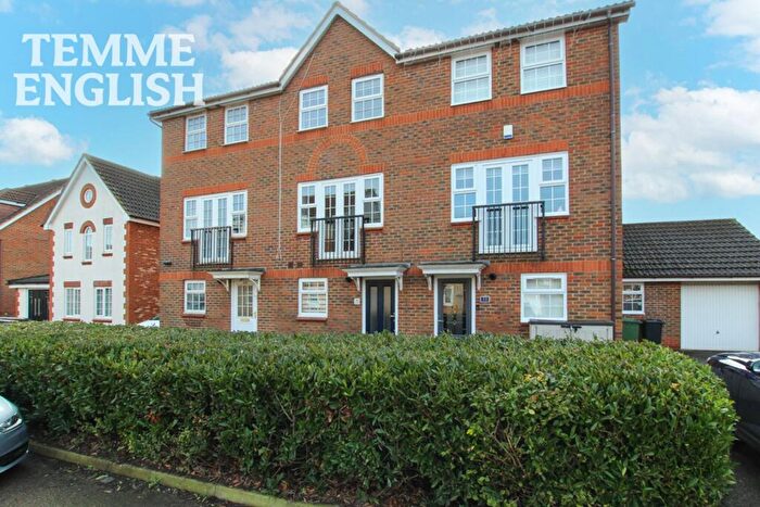 3 Bedroom Terraced House For Sale In Farne Drive, Wickford, SS12
