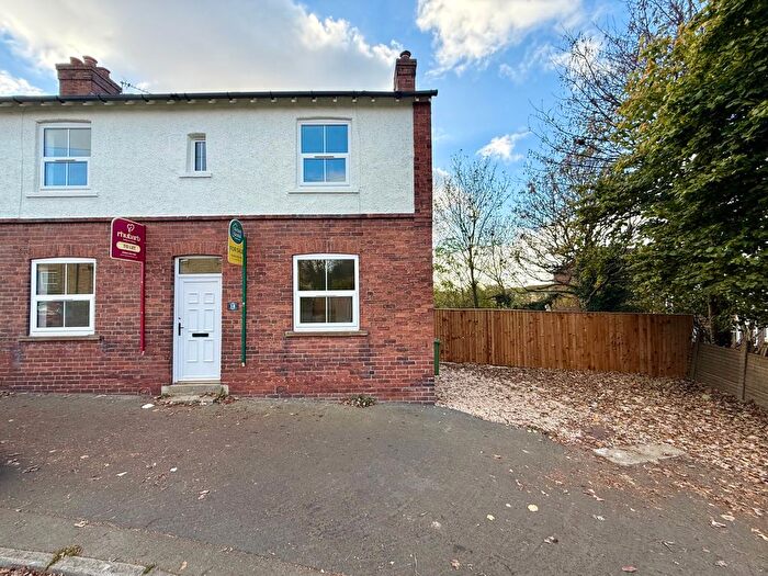4 Bedroom Semi-Detached House To Rent In Queen Elizabeth Road, Wakefield, West Yorkshire, WF1