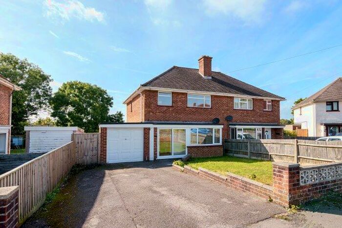 3 Bedroom Property To Rent In Queen Elizabeth Avenue, Lymington, SO41