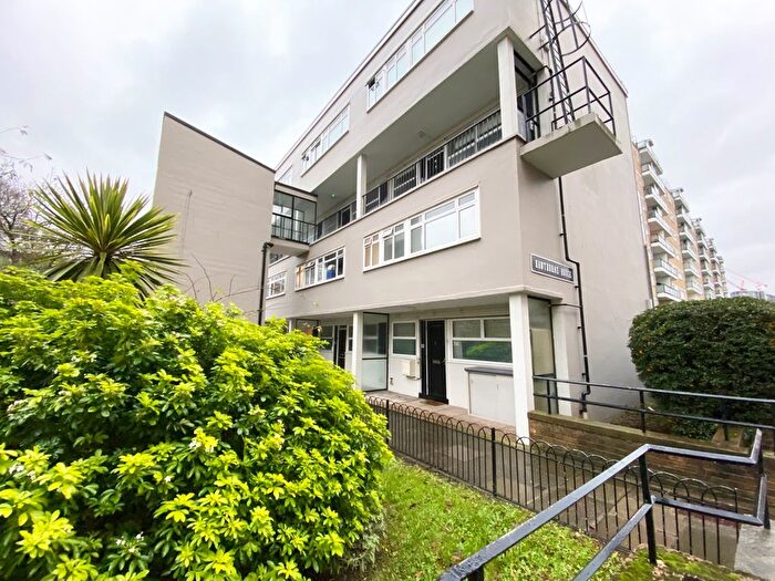 2 Bedroom Flat To Rent In Perrymans Farm Road, Ilford, IG2