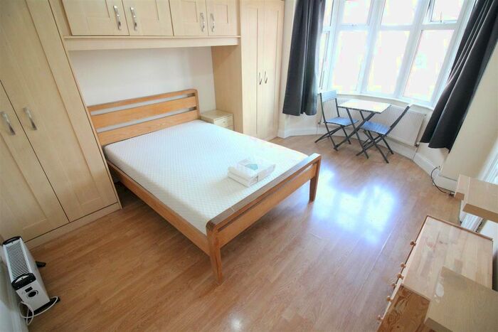 Studio To Rent In Wood Lane, Isleworth, TW7