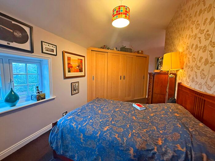 2 Bedroom Flat For Sale In Esplanade Crescent, Scarborough, YO11
