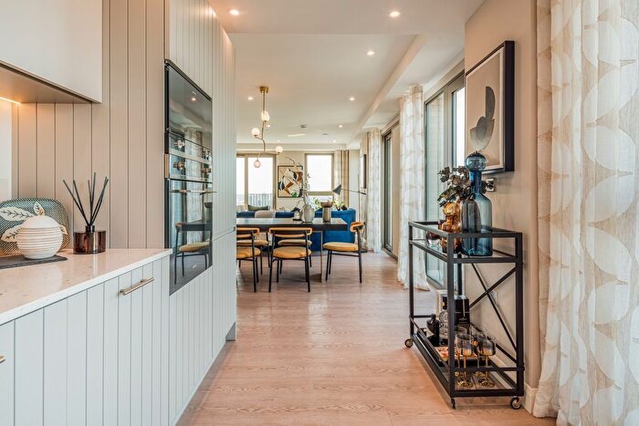 2 Bedroom Flat For Sale In Seagull Lane, London, E16