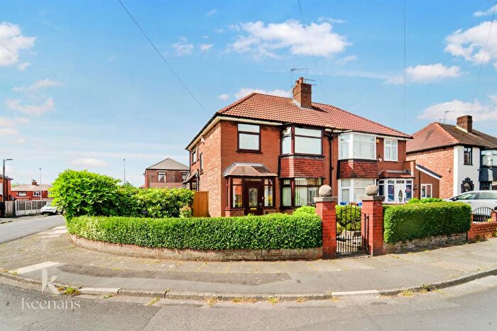 3 Bedroom Semi-Detached House For Sale In Solway Close, Clifton, Swinton, Manchester, M27