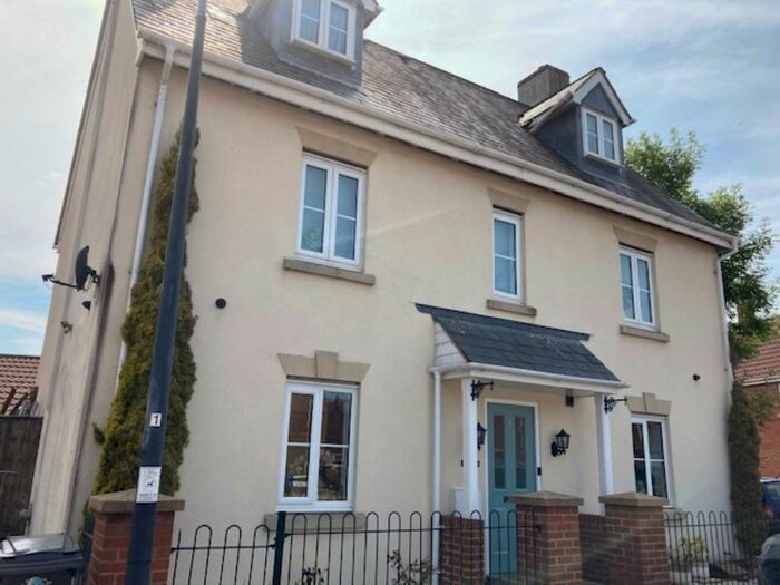 5 Bedroom House To Rent In Highgrove Walk, Weston Village, Weston-super-Mare, BS24