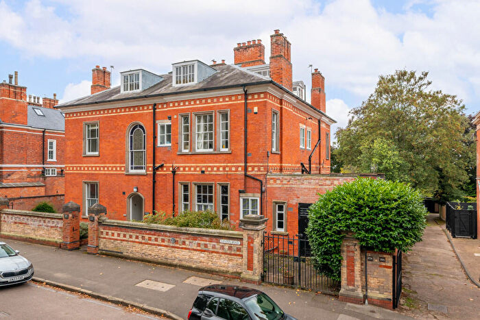 2 Bedroom Apartment For Sale In Lenton Road, The Park, NG7