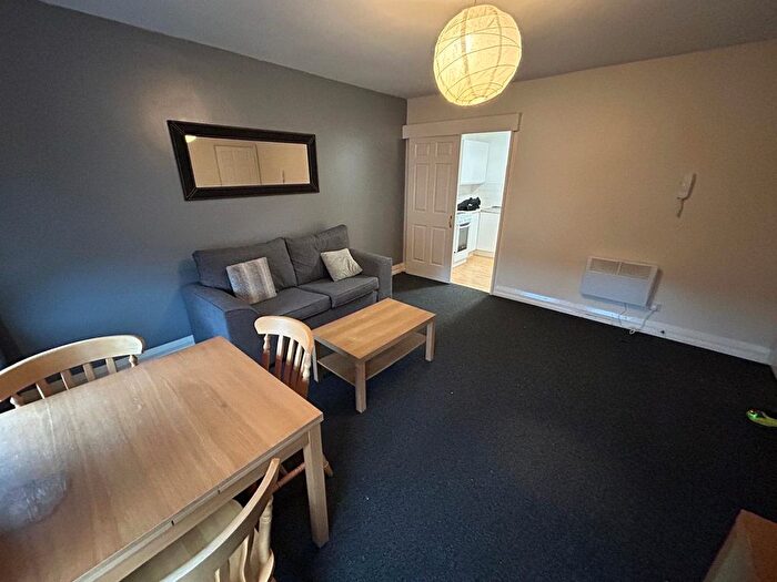 2 Bedroom Flat To Rent In Taylor's Court, City Centre, Newcastle Upon Tyne, NE1