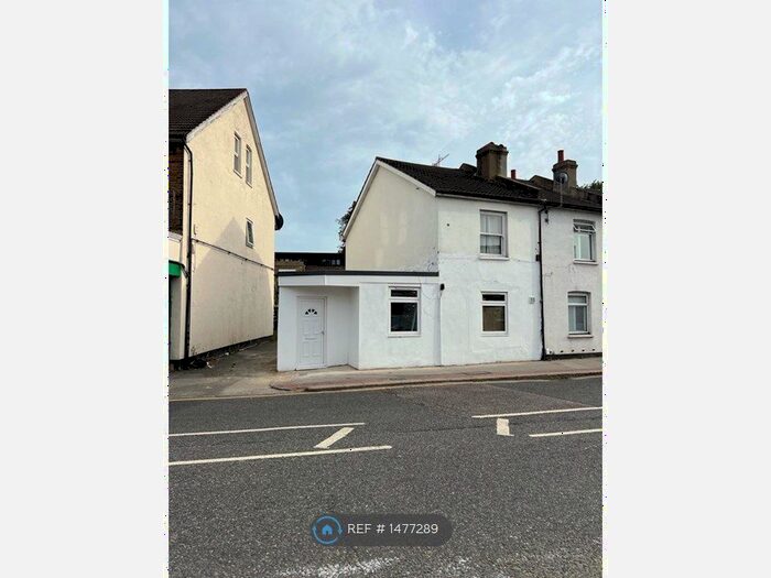 1 Bedroom Flat To Rent In Woodside Green, London, SE25