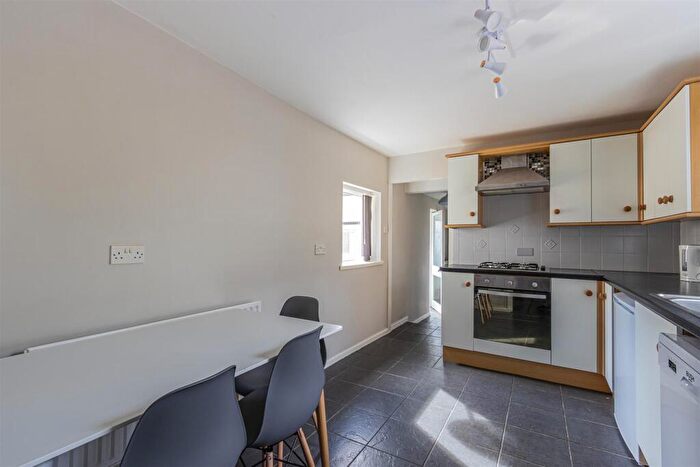 1 Bedroom Flat To Rent In Tyn-Y-Coed Place, Roath, CF24