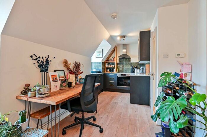 2 Bedroom Flat For Sale In Goldwell House, East Dulwich, London, SE22