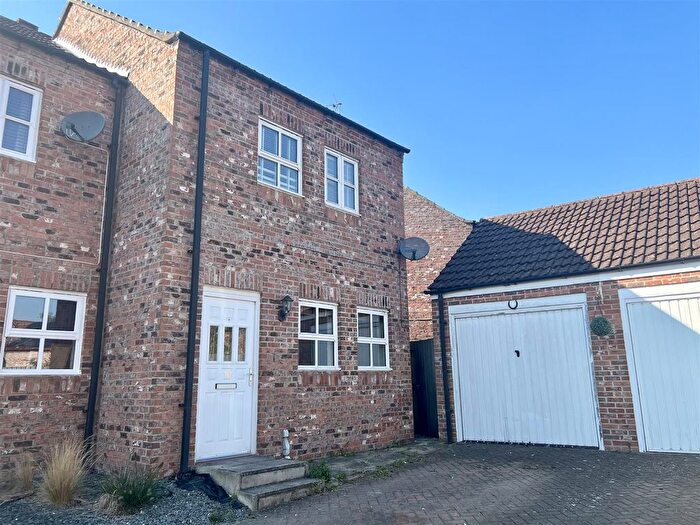 2 Bedroom End Terrace House To Rent In Jubilee Close, Town Street, Shiptonthorpe, YO43