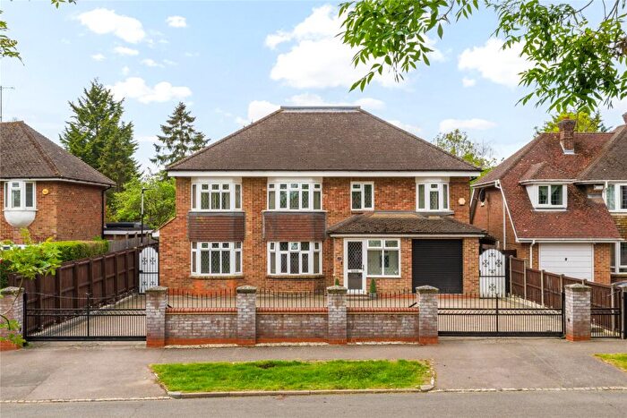 5 Bedroom Detached House For Sale In Bromham Road, Biddenham, Bedfordshire, MK40