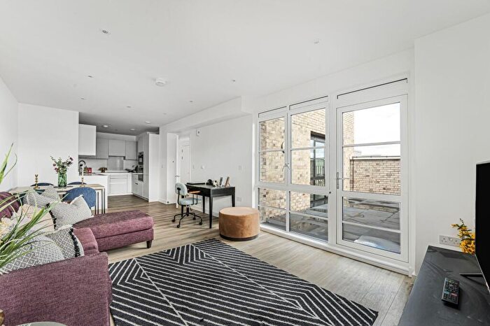 3 Bedroom Flat For Sale In Corner Place, - Herald Street, E2