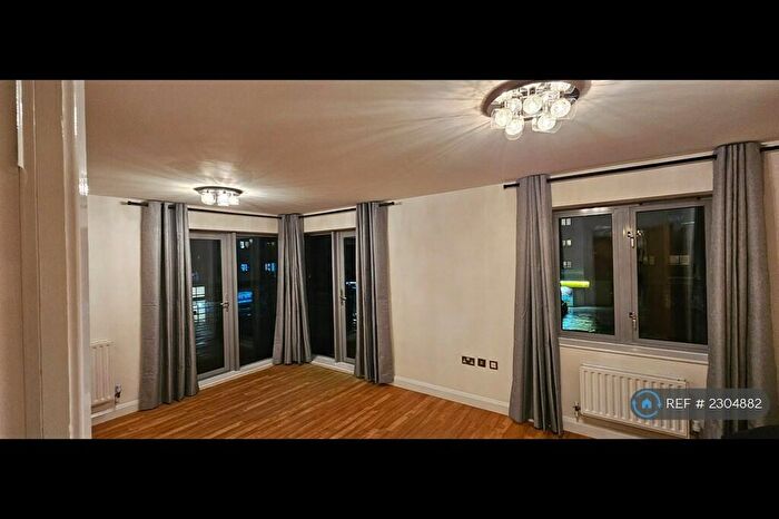 2 Bedroom Flat To Rent In Oakworth Avenue, Milton Keynes, MK10