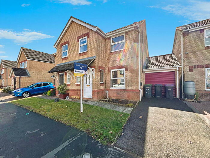 3 Bedroom Semi-Detached House For Sale In Russell Crescent, Sleaford, NG34