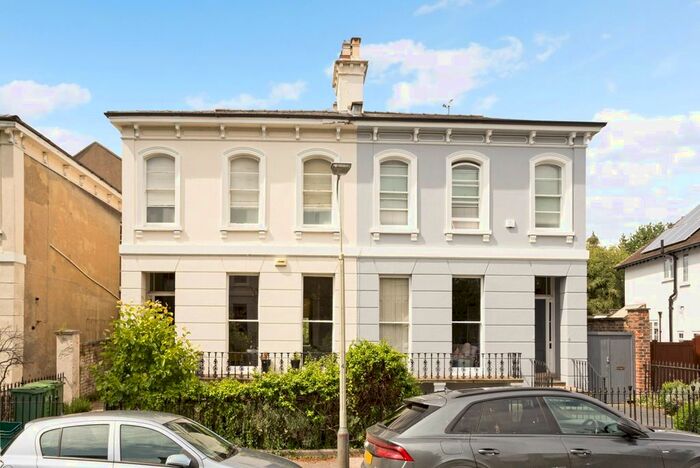 2 Bedroom Flat To Rent In Sydenham Villas Road, Cheltenham GL52