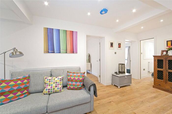 2 Bedroom Flat To Rent In Camden Road, Camden, NW1