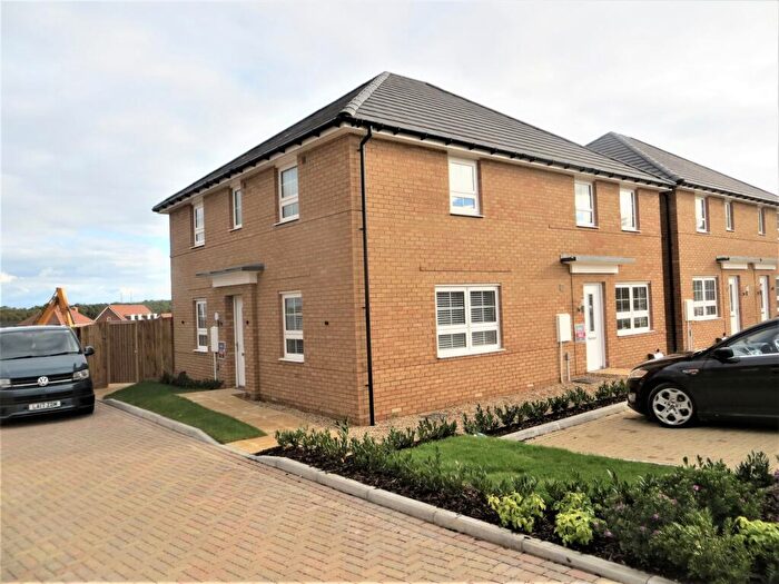 3 Bedroom Semi-Detached House To Rent In Stonechat Lane, Richmond Park, CT16