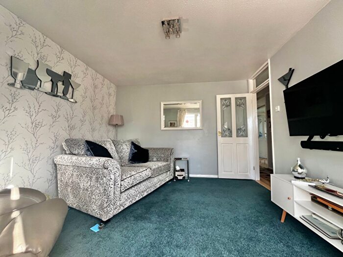 2 Bedroom Bungalow For Sale In Kingfisher Gardens, Hythe, CT21