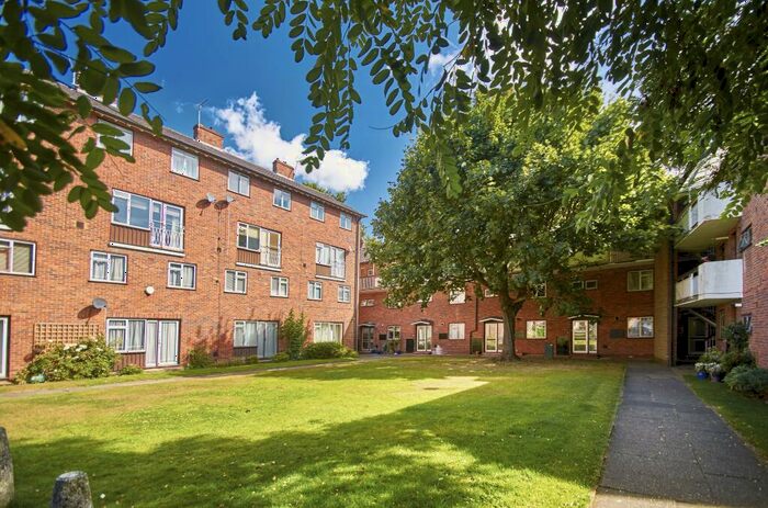 2 Bedroom Flat To Rent In Buxton House, Buxton Drive, E11