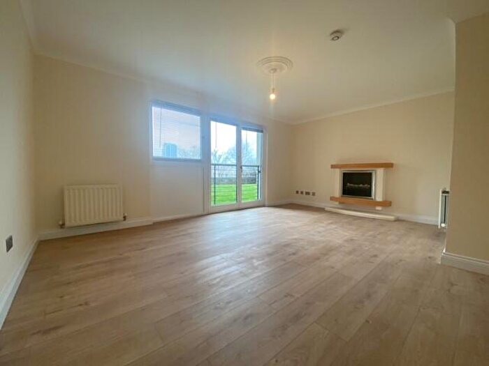 2 Bedroom Flat To Rent In Minerva Way, Finnieston, Glasgow, G3