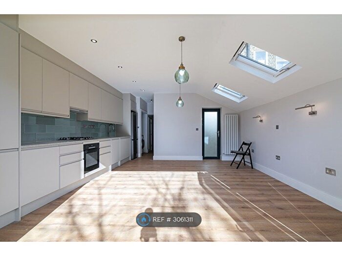 2 Bedroom Flat To Rent In London, London, E11