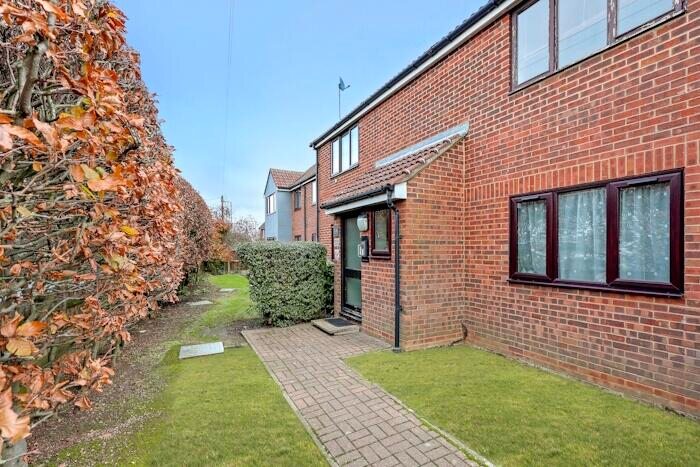 1 Bedroom Flat For Sale In Fyfield Road, Ongar, CM5