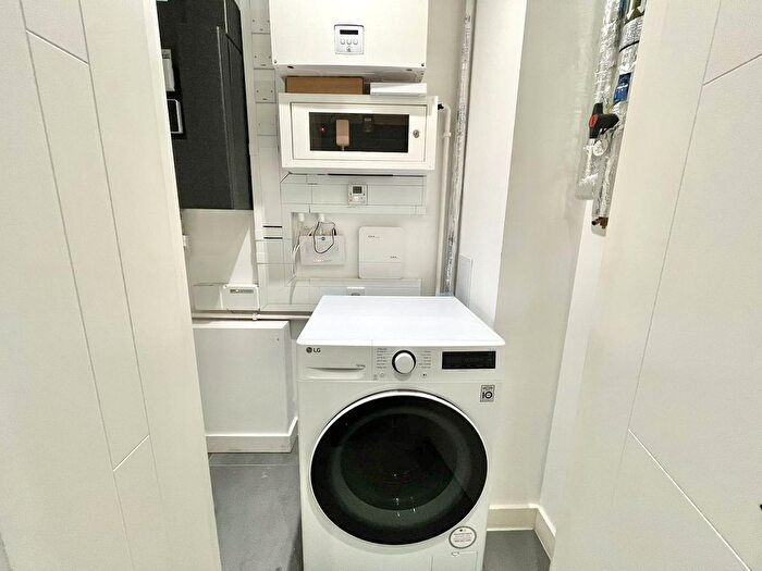 1 Bedroom Flat To Rent In Coster Avenue, London, N4