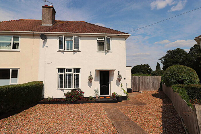 3 Bedroom Semi Detached House For Sale In Cripley Road, Farnborough, GU14